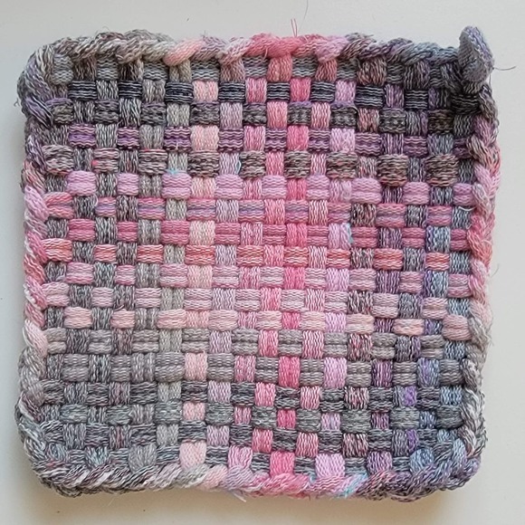 New Handmade Gray Violet Pink Pot Holder Hotpad 5.25" x 5.25" OOAK Cottage Folk - Picture 1 of 7
